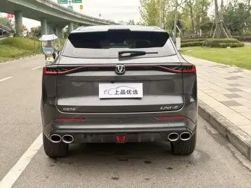 2025 Changan UNI-Z с пробегом 11 000 км