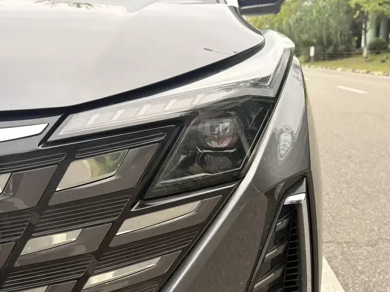 2025 Changan UNI-Z с пробегом 11 000 км