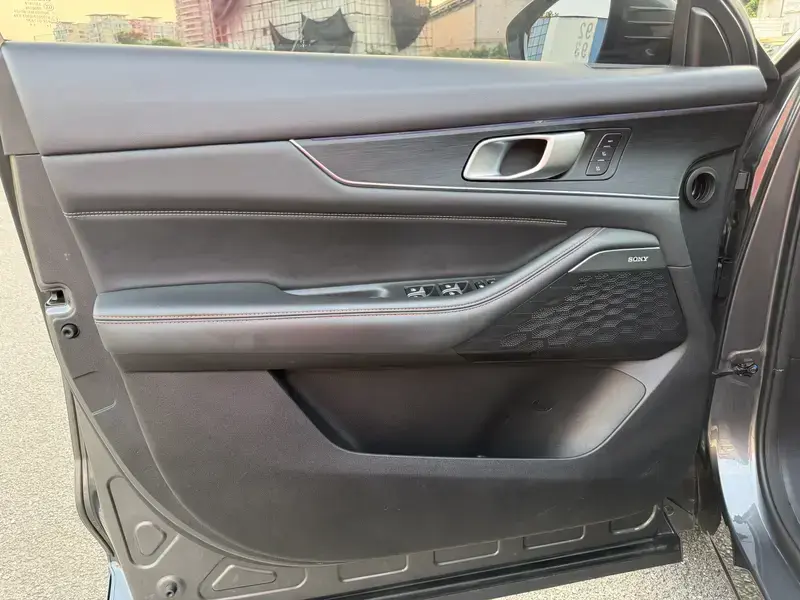 2021 Changan UNI-K с пробегом 24 000 км