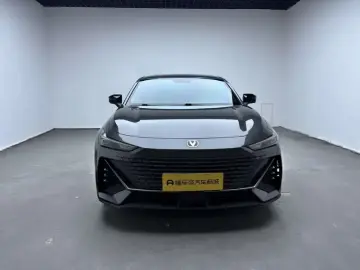 2023 Changan UNI-V с пробегом 45 900 км