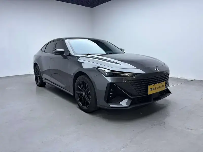 2023 Changan UNI-V с пробегом 45 900 км