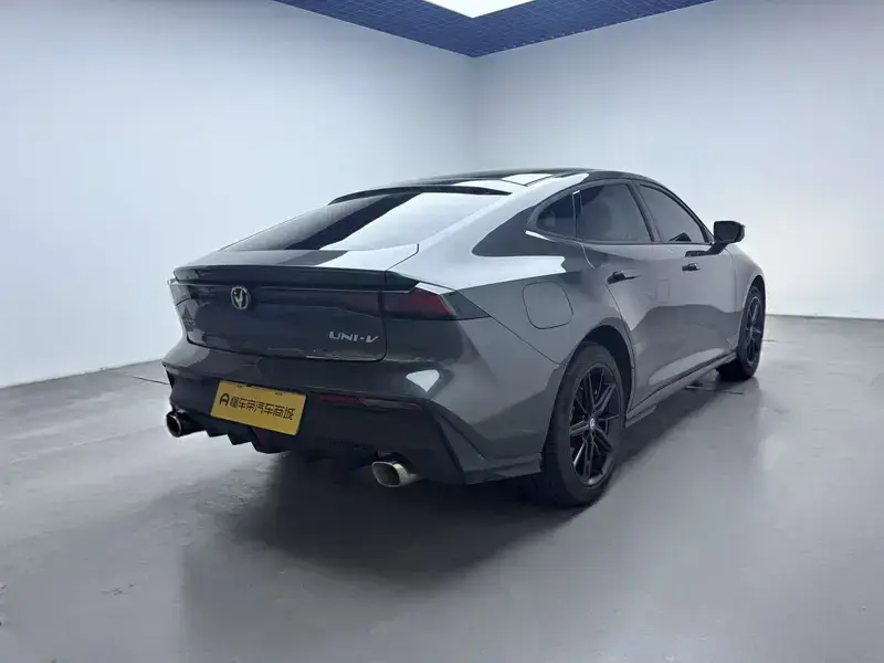 2023 Changan UNI-V с пробегом 45 900 км