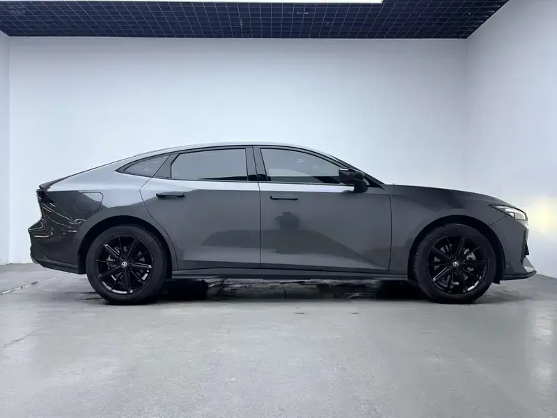 2023 Changan UNI-V с пробегом 45 900 км