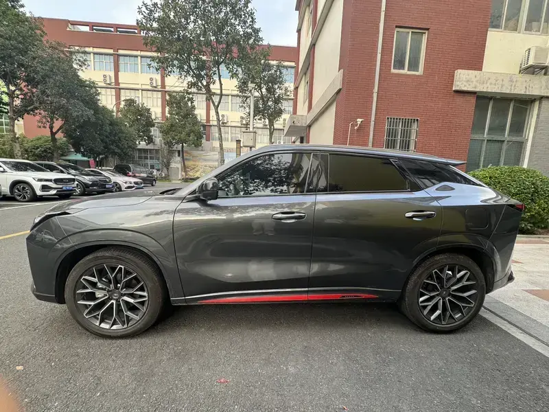 2023 Oshan Z6 с пробегом 8 000 км