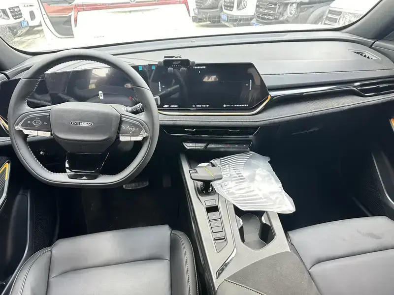 2023 Oshan X5 Plus с пробегом 11 000 км