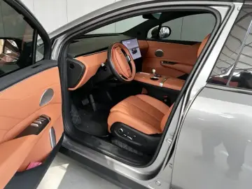 2024 Changan Qiyuan E07 с пробегом 40 000 км