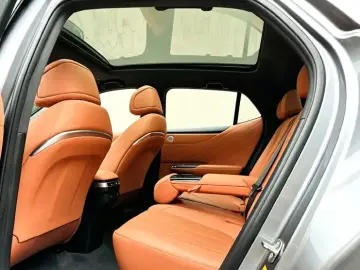 2024 Changan Qiyuan E07 с пробегом 40 000 км
