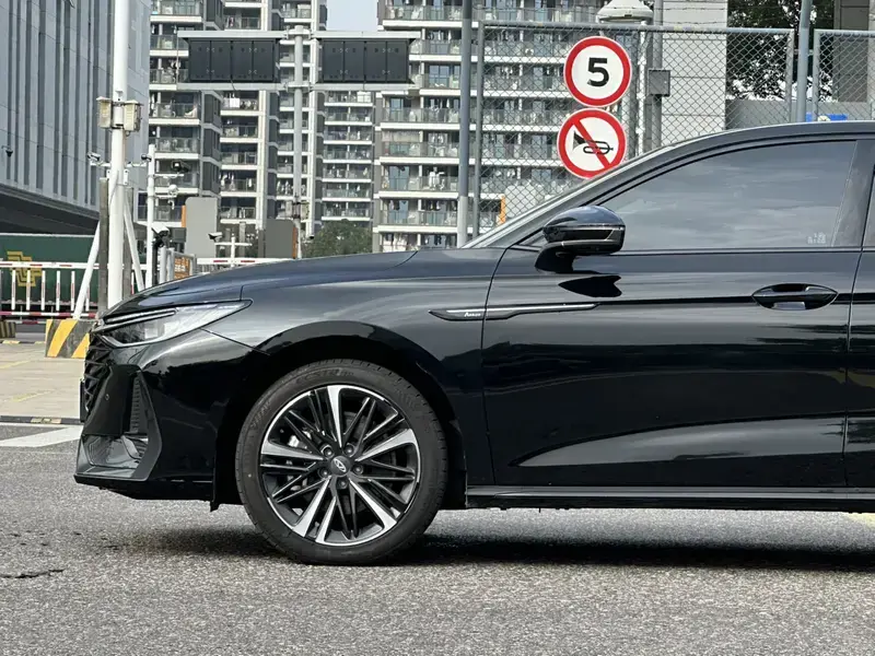 2025 Chery Arrizo 8 Pro с пробегом 11 000 км