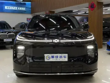 2025 Changan Qiyuan Q07 с пробегом 16 000 км