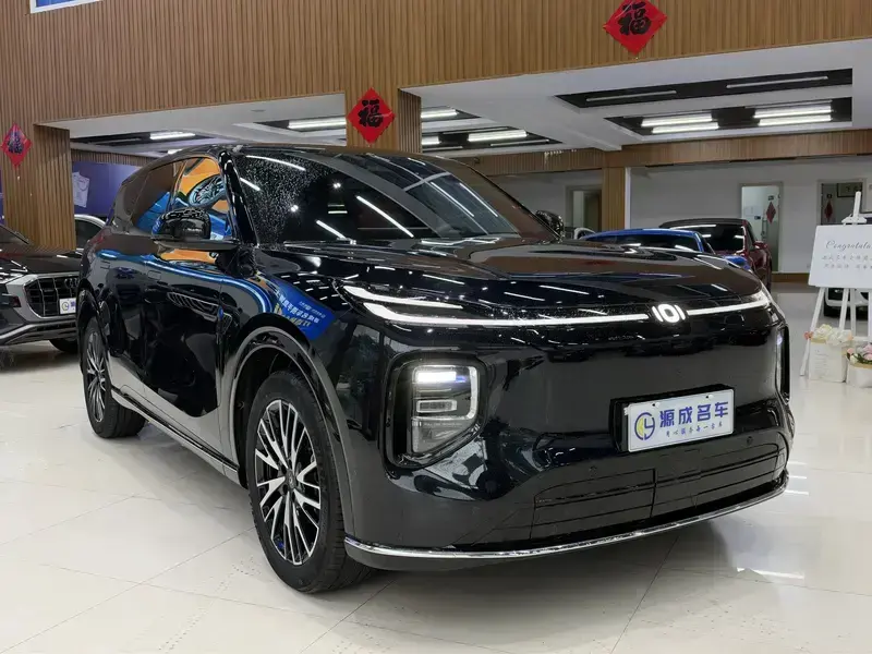 2025 Changan Qiyuan Q07 с пробегом 16 000 км