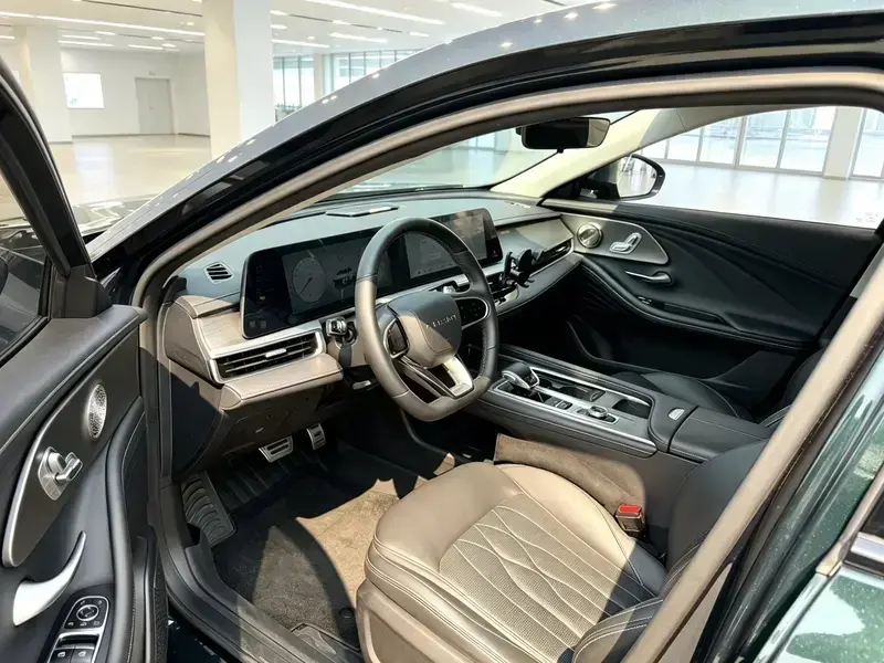 2023 Chery Arrizo 8 с пробегом 20 000 км