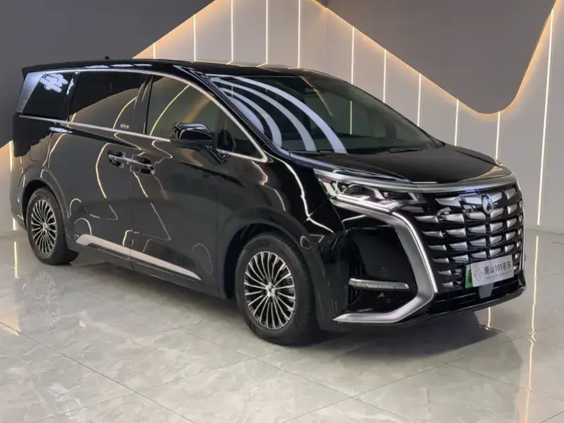 2024 Denza D9 с пробегом 38 000 км