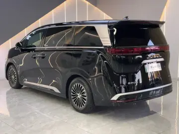 2024 Denza D9 с пробегом 38 000 км