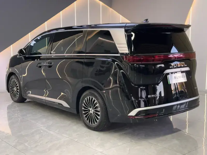 2024 Denza D9 с пробегом 38 000 км