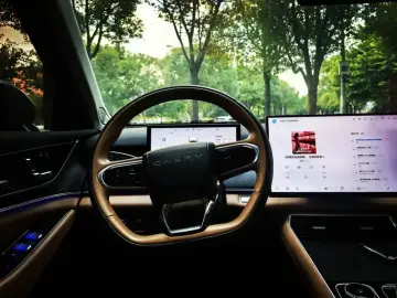 2024 Chery Tiggo 8L с пробегом 8 000 км