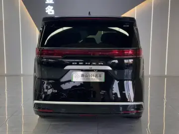 2024 Denza D9 с пробегом 38 000 км