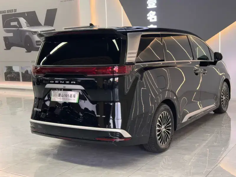 2024 Denza D9 с пробегом 38 000 км