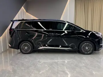 2024 Denza D9 с пробегом 38 000 км