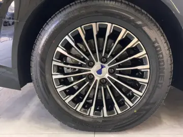 2024 Denza D9 с пробегом 38 000 км