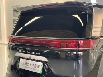 2024 Denza D9 с пробегом 38 000 км