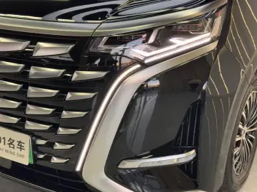 2024 Denza D9 с пробегом 38 000 км