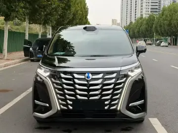 2025 Denza D9 с пробегом 81 000 км