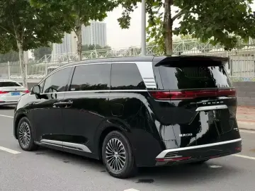 2025 Denza D9 с пробегом 81 000 км