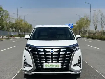 2024 Denza D9 с пробегом 19 000 км
