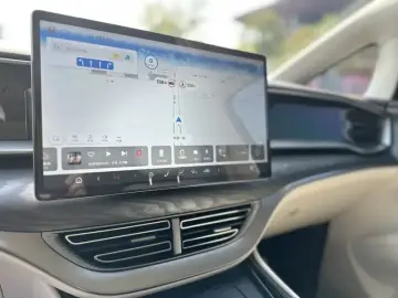 2024 Denza D9 с пробегом 19 000 км