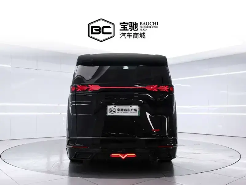 2024 Denza D9 с пробегом 44 000 км