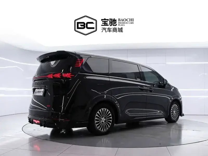 2024 Denza D9 с пробегом 44 000 км