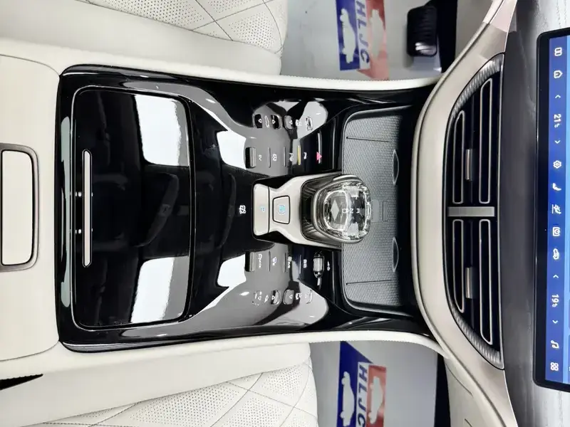 2022 Denza D9 с пробегом 55 000 км