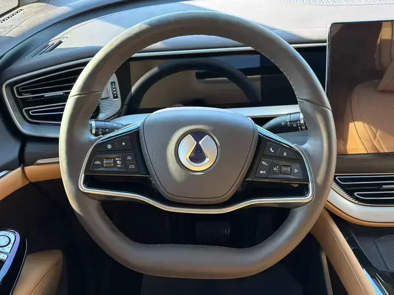 2024 Denza D9 с пробегом 57 000 км