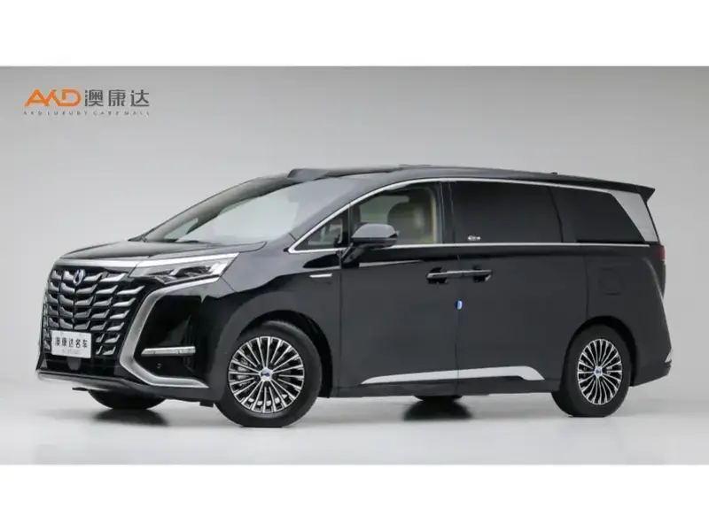 2025 Denza D9 с пробегом 22 000 км