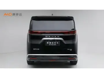 2025 Denza D9 с пробегом 22 000 км
