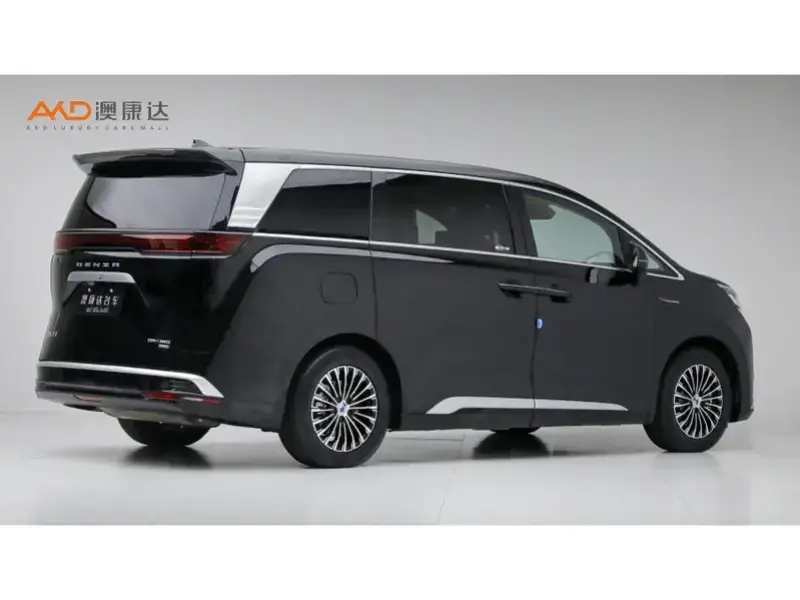 2025 Denza D9 с пробегом 22 000 км