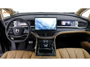 2025 Denza D9 с пробегом 22 000 км