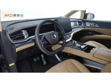 2025 Denza D9 с пробегом 22 000 км