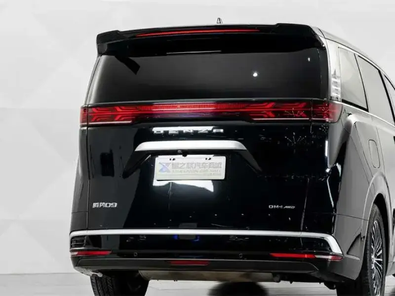 2022 Denza D9 с пробегом 31 600 км