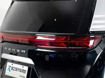 2022 Denza D9 с пробегом 31 600 км