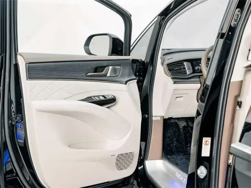 2022 Denza D9 с пробегом 31 600 км
