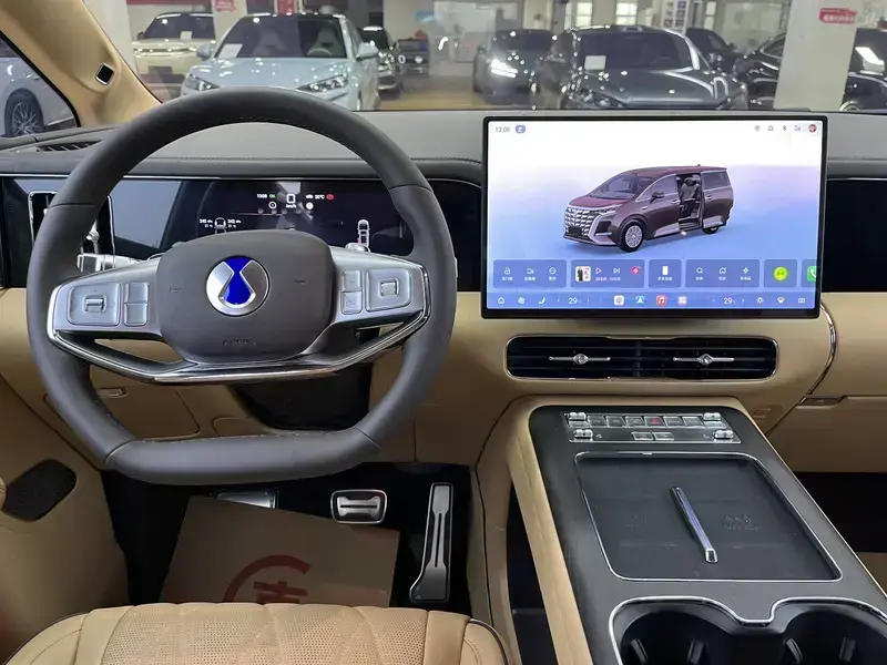 2026 Denza D9 с пробегом 4 000 км