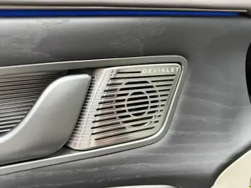 2023 Denza D9 с пробегом 37 000 км