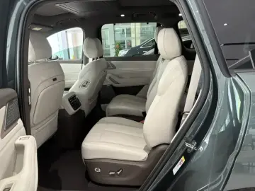 2025 Denza N8L с пробегом 9 900 км