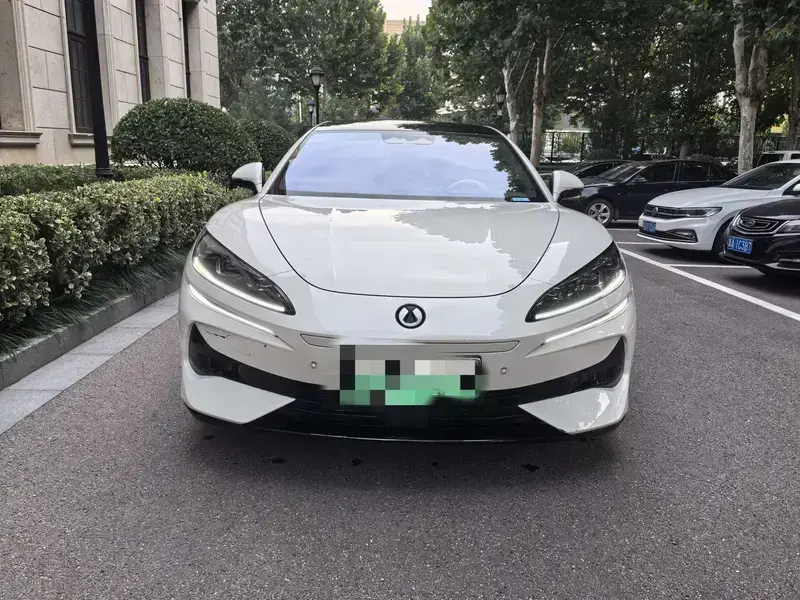 2024 Denza Z9 с пробегом 37 000 км