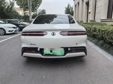 2024 Denza Z9 с пробегом 37 000 км