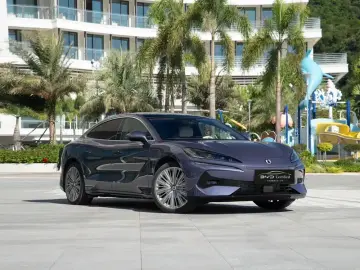 2024 Denza Z9 с пробегом 19 000 км