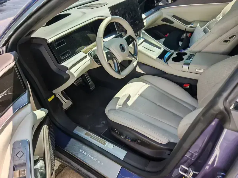 2024 Denza Z9 с пробегом 19 000 км