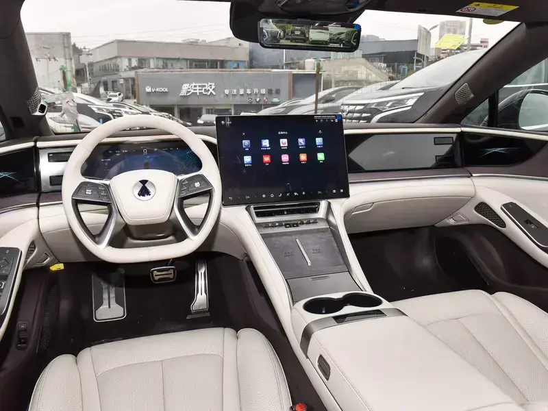 2024 Denza Z9 с пробегом 19 000 км
