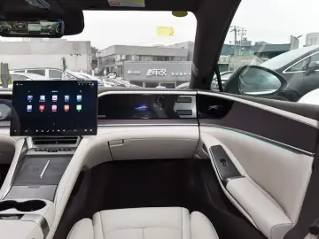 2024 Denza Z9 с пробегом 19 000 км